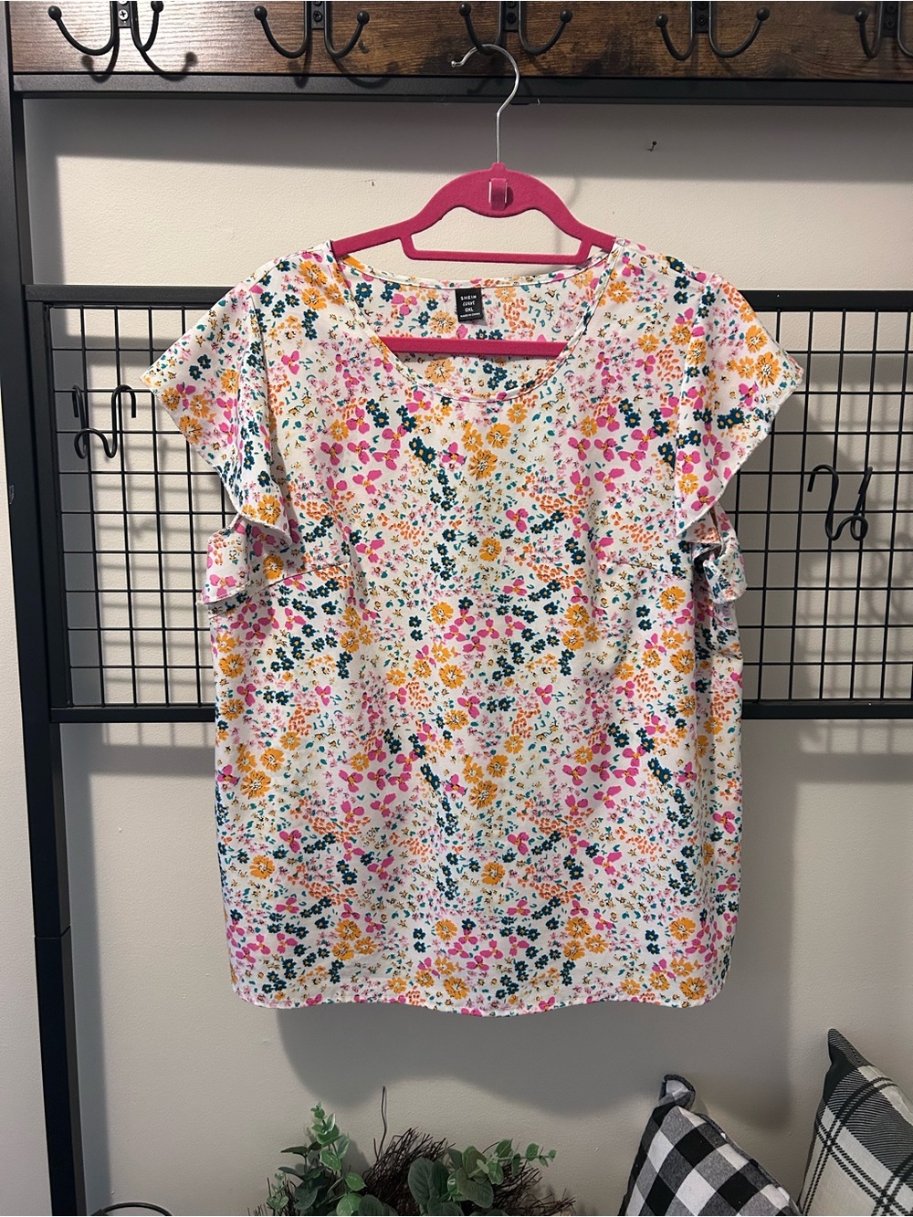 SHEIN Curve Floral Print Top in White, Pink & Teal